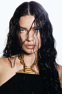 1644928771-adriana-lima-supermodel-intervista-editoriale-cover-lofficielitalia5.thumb.jpg.bacd58a5d7c779becbc9e13e6b6da1b3.jpg