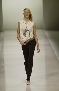 1711532776_Chloe2001WomenRTW2.thumb.jpg.3d7c66b0dfe81e5f8d7595aed5123375.jpg