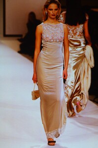 1725791670_Valentino-Fall-2000(3).thumb.jpg.579a328570734d7de16fe9af24f0aadf.jpg