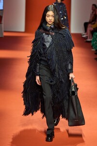 Mika Schneider Tod´s Fall 2022 RTW MFW 1.jpg