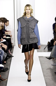 1785252113_Balenciaga2002WomenRTW15.thumb.jpg.63e082224242f6765839ce194b204124.jpg