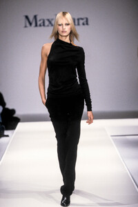 1805924643_MaxMaraFall20016.thumb.jpg.766c5e8db47fc60ce559b97fe81a2f2c.jpg