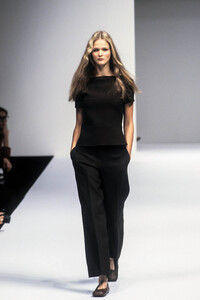 182632148_MaxMara1999WomenRTW29.thumb.jpg.a23733ec5cf2f11a439365312e422191.jpg