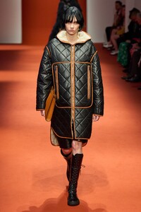 Sofia Steinberg Tod´s Fall 2022 RTW MFW 1.jpg