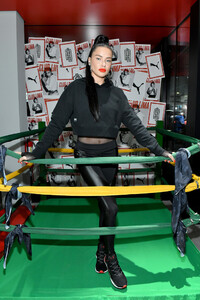 Adriana+Lima+Adriana+Lima+Launches+First+Collection+o_pKJ_flHKRx.jpg