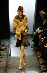 185939757_JeanPaulGaultier2000WomenRTW58.thumb.jpg.14e94ed1b93e15bf69802316b010cee4.jpg