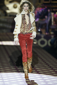 1872534812_JustCavalli2004WomenRTW16.thumb.jpg.10818005dfed1c2b133ef78ed426951c.jpg