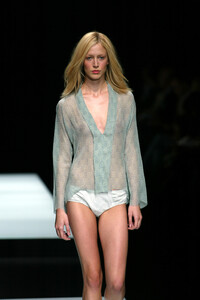 1927641774_Anteprima2003WomenRTW33.thumb.jpg.7c21981b903ce4384d68102fab97c8dd.jpg