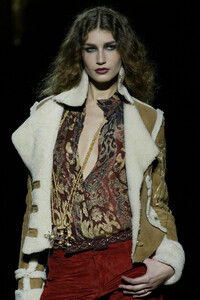 1959551679_JustCavalli2004WomenRTW18.thumb.jpg.b8f18e71ecded83861852f13bdf4408a.jpg