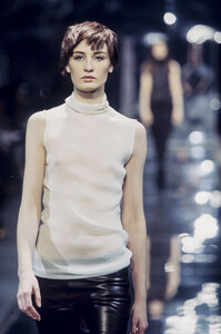 1995834892_Lanvin1999WomenRTW20.thumb.jpg.1d5fb919547e5817df17b59db8ed70f0.jpg