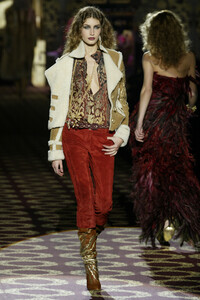 2016384447_JustCavalli2004WomenRTW17.thumb.jpg.716276faee74bcbc1c3a2c9cc6b28769.jpg
