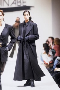 2029337455_JinAbe1993WomenRTW9.thumb.jpg.ae0c5d7181686a342c3a52e90e684bab.jpg