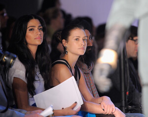 Hannah+Ware+Yigal+Azrouel+Front+Row+Fall+2012+24jRHFazLCmx.jpg