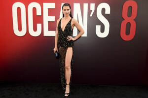 Adriana+Lima+Ocean+8+World+Premiere+KrGfbISMqzzx.jpg