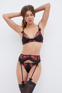 210921_BC_FLLxVS_LINGERIE_LOOK_27_012_044e9ffa-0ba0-4d43-b14d-8fbcb1475aae_900x.jpg