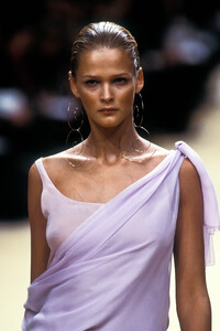 2130079709_Chanel1999HauteCouture89.thumb.jpg.b200cd910468adb04c89468d186d3f9f.jpg