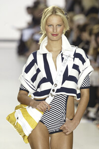 2137489154_Chloe2004WomenRTW11.thumb.jpg.f2902ed6d2c433c3ea5bd07a33c4b5fa.jpg