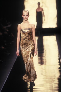 214695375_DonnaKaran2001WomenRTW97.thumb.jpg.f99253e836cadfbba5a1fb999f27de6b.jpg