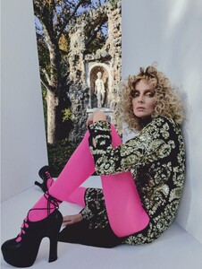 L'Officiel Italia - 2020 12 05-105.jpg