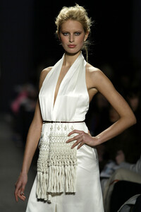 369995847_CarolinaHerrera2004FW20.thumb.jpg.a78b2768ed0deb59183984cc36e90479.jpg