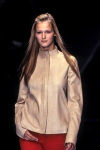 373211726_DKNYFW19991.thumb.jpg.7c6d43fcf0defecd66d04ca1c755edfa.jpg