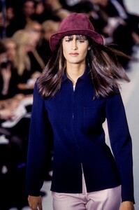 392583450_VictorAlfaro1997WomenRTW25.thumb.jpg.8b12202cce04b78b43e08d5dcd1f686a.jpg