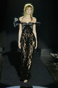 414961576_GianfrancoFerre2003WomenRTW69.thumb.jpg.190808a2e3e743aa742c9b981549b235.jpg