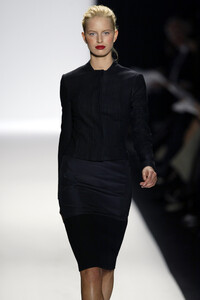 42785497_NarcisoRodriguez2003WomenRTW44.thumb.jpg.cca95d10181a2b5bf573462836e69000.jpg