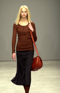 451613824_Prada2001WomenRTW67.thumb.jpg.181ff803cf0c39f7e684c3b2962950df.jpg