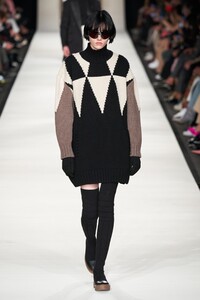 Sofia Steinberg Max Mara Fall 2022 RTW MFW 2.jpg