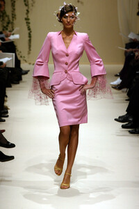 551224063_Carven2002HauteCouture25.thumb.jpg.dd23d8c95f975178a86b9bfa2af33a3b.jpg