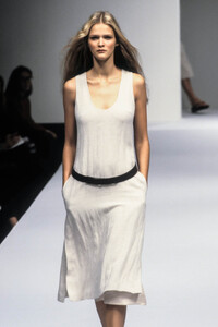 555465686_MaxMara1999WomenRTW42.thumb.jpg.38953c4ac6b498557f82e209fbfc17f9.jpg
