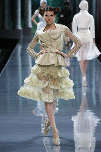 556707033_ChristianDior2008HauteCouture56.thumb.jpg.f77d09a092d17dbcc8e5de90045dbaf1.jpg