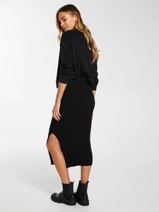 567972_black_outfit_l.webp