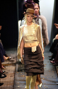 621632201_JeanPaulGaultier2000WomenRTW87.thumb.jpg.fc57ad9acff121b1c84ad3a37860a1ca.jpg