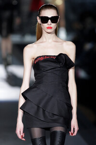 639773054_Dsquared2Fall2010JnAa-6EDp_ox.thumb.jpg.0629c1f118e31aef04ac6d50244aac2b.jpg