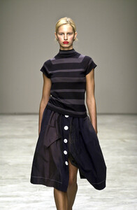 652558081_Prada2001SS7.thumb.jpg.8b5691a87f701fed8b7f4d3d3ec92669.jpg