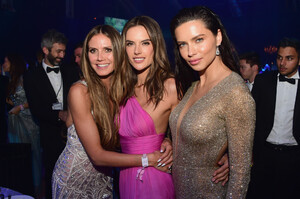 Adriana+Lima+AmfAR+Gala+Cannes+2018+Dinner+wklHUTFZ6h9x.jpg