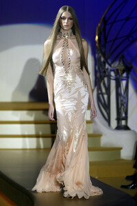 679124745_GianniVersace2004HauteCouture123.thumb.jpg.dee237b0e76f66c2ab9c6d500fbd6552.jpg