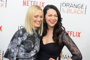 Laura+Prepon+Orange+New+Black+Season+2+Premiere+dTaX7pWHQ1_x.jpg