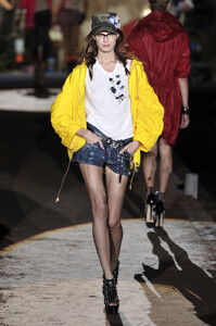 734347561_Dsquared2Spring2010pPAHzGDvSyax.thumb.jpg.fbe13777ad565a7e2bd1a8a7f473256a.jpg