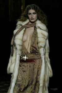 792228226_JustCavalli2004WomenRTW74.thumb.jpg.8700f4ac664f34b3067107874d7117ed.jpg