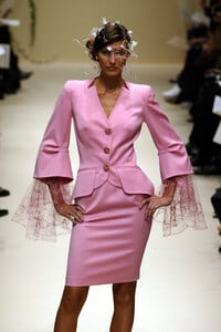 838346481_Carven2002HauteCouture27.thumb.jpg.1f4116a1e9d4e77581dd4c119fcbe332.jpg