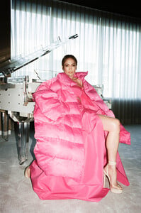 Jennifer Lopez @ Chantal Anderson for New York Times 01.02.2022 01.jpg