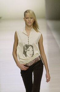 927237822_Chloe2001WomenRTW3.thumb.jpg.73aebb60adabee676e3673a7b0473931.jpg