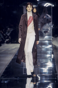 94303074_Lanvin1999WomenRTW18.thumb.jpg.483067c92a492dc462148b9c35a0c291.jpg