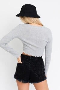 Don-t-Look-Back-Long-Sleeve-Crop-Top---Grey-Le-Lis-1636488861_2048x2048.thumb.jpg.cf09c7b07e12385b242c61e0c8a1922b.jpg