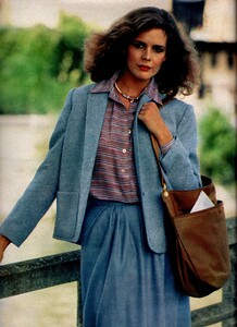 EleganceParis1979-036.thumb.jpg.222aa5c5ff652d217e764111e35d23bd.jpg