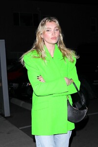 Elsa_Hosk_at_Giorgio_Baldi_Restaurant_in_Santa_Monica_02192022__2_.jpg