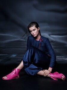 Giorgio-Armani-Spring-Summer-2022-Campaign03.jpg